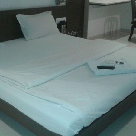 Sai Saya-Nashik Road Hotel Kültér fotó